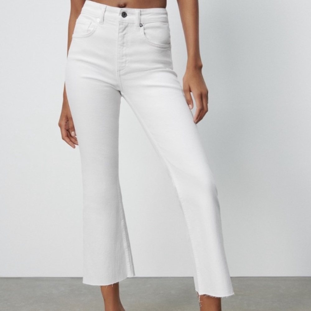 Zara cropped flare jeans in white